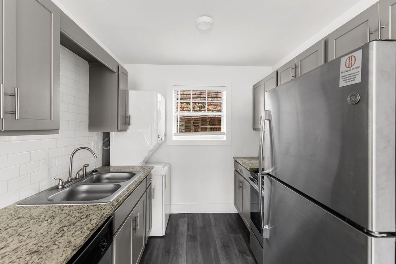 Sussex - Photo 2 of 18