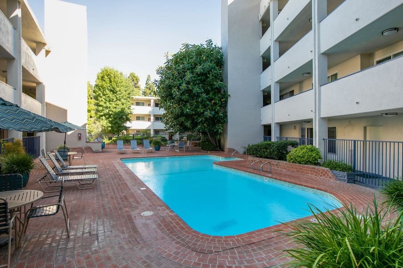 Palos Verdes Terrace - Photo 4 of 8