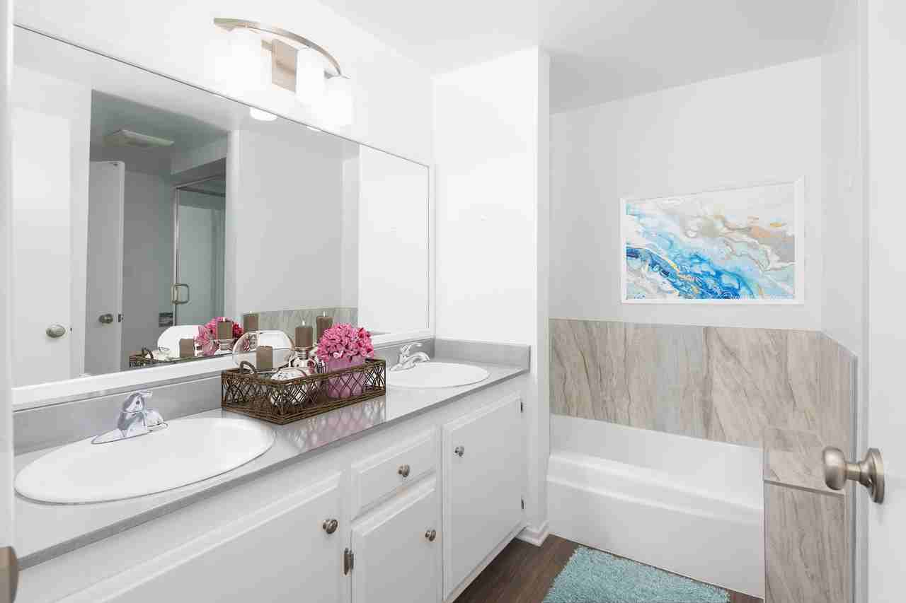 Palos Verdes Terrace - Photo 5 of 8