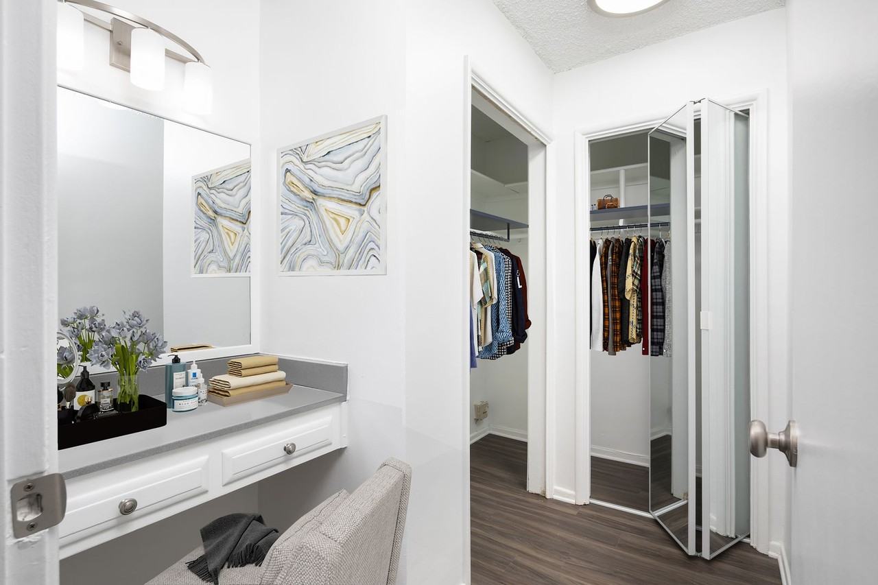 Palos Verdes Terrace - Photo 6 of 8