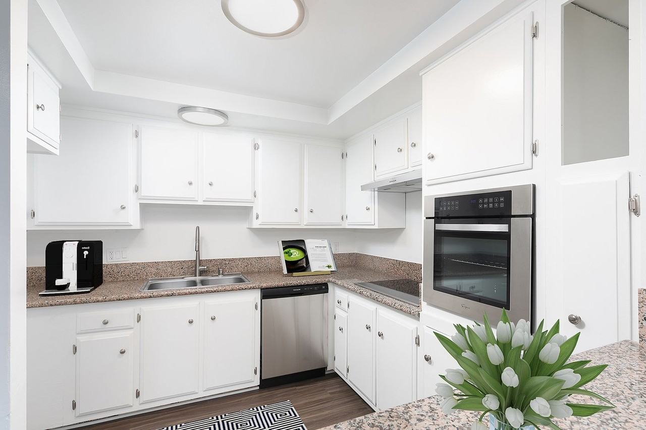 Palos Verdes Terrace - Photo 2 of 8