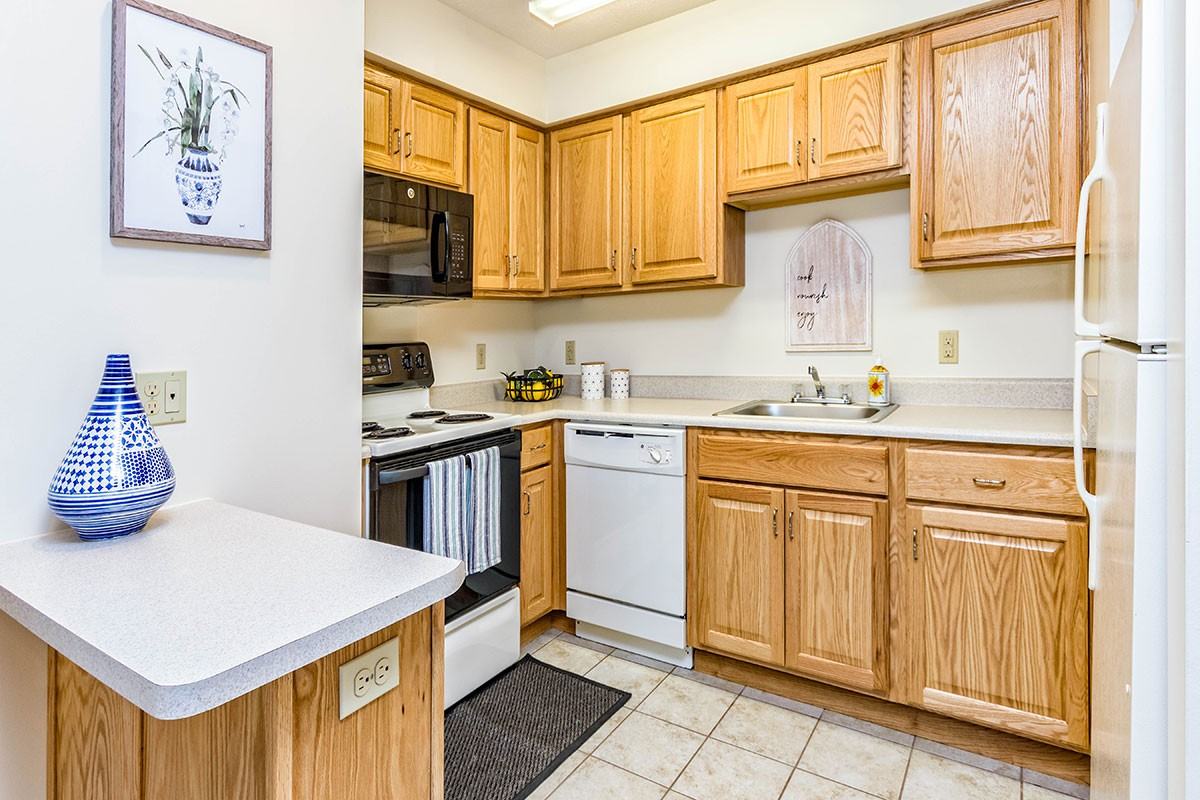 Laurel Springs Apartments - Photo 7 of 41