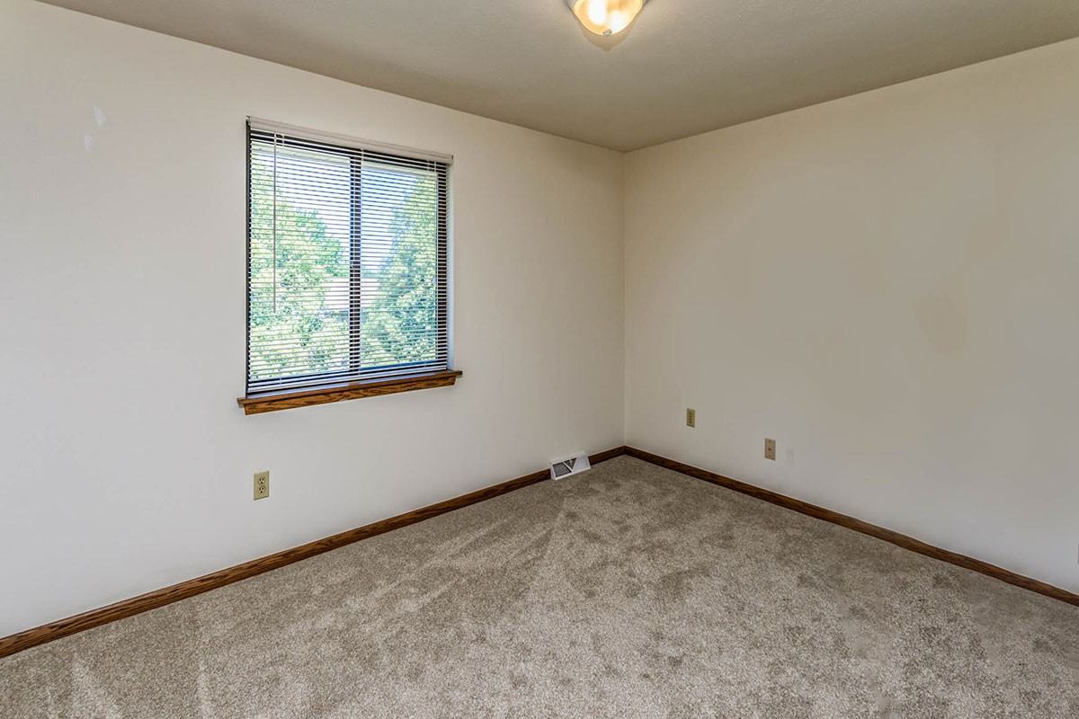 Willowood Village Apartments & Townhomes 2857 Willowood Dr, Erie, PA