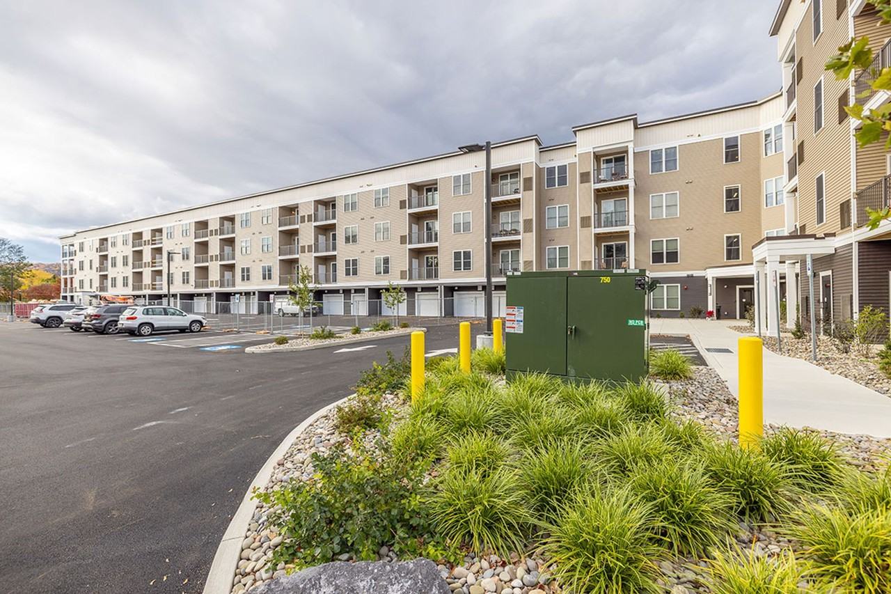 Six67 College Avenue - Photo 3 of 34