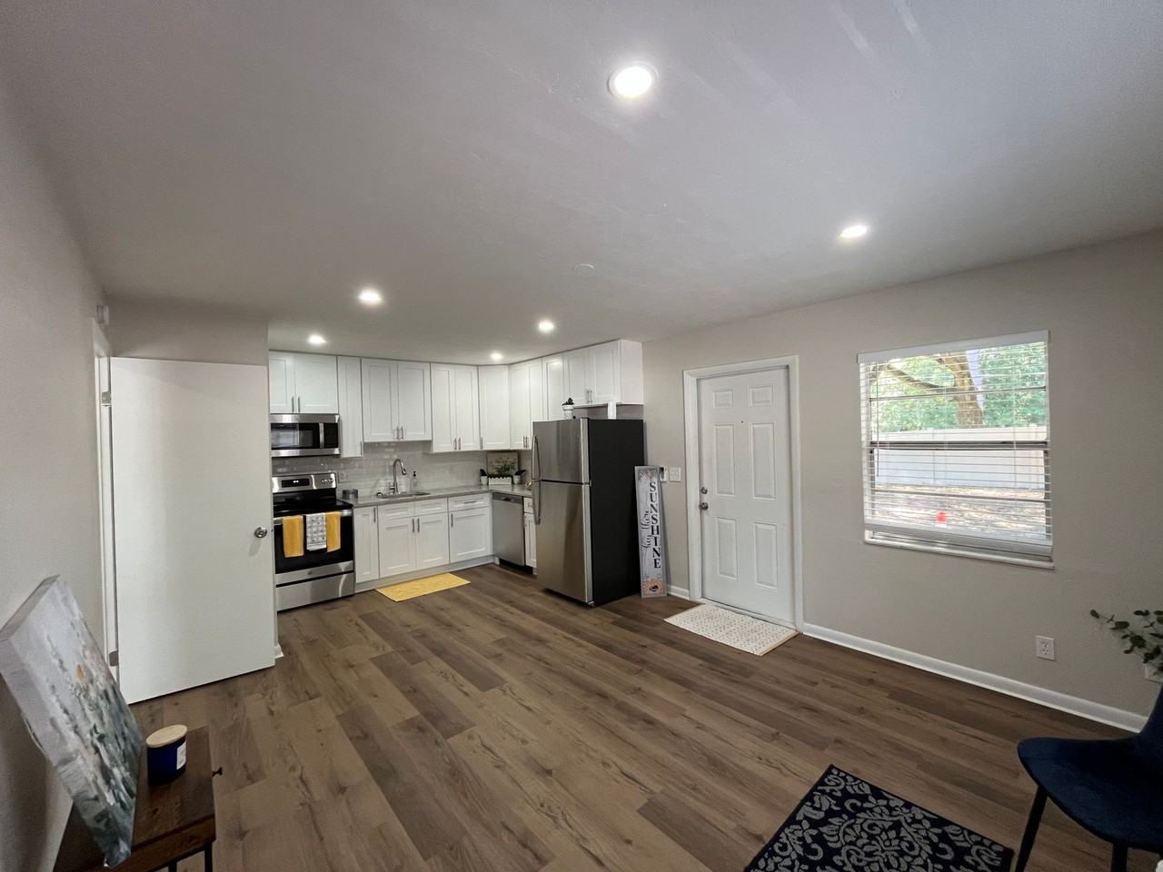 Rosemere Flats | 1 - Photo 2 of 12