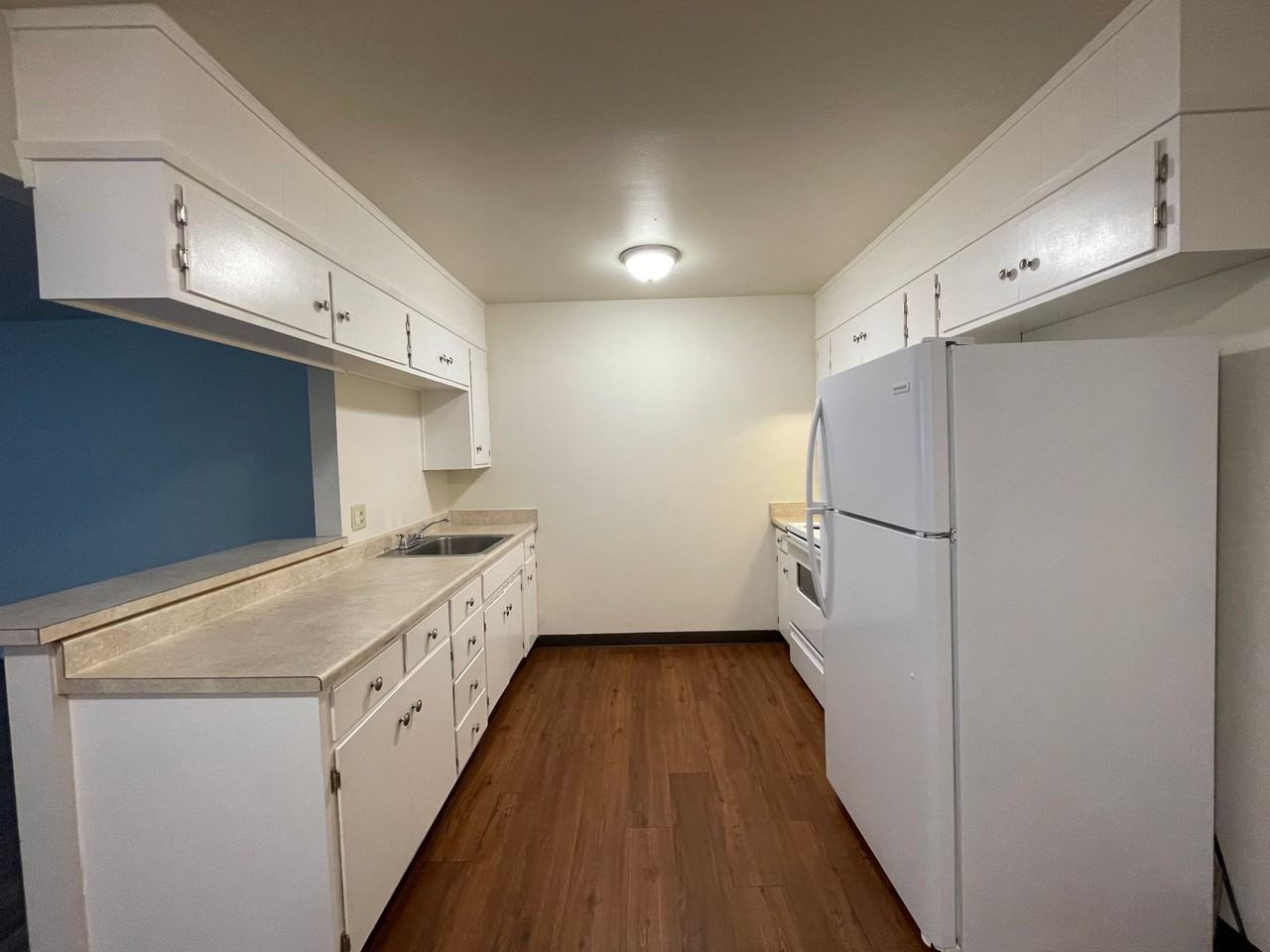 940 N San Joaquin Street - Photo 2 of 4