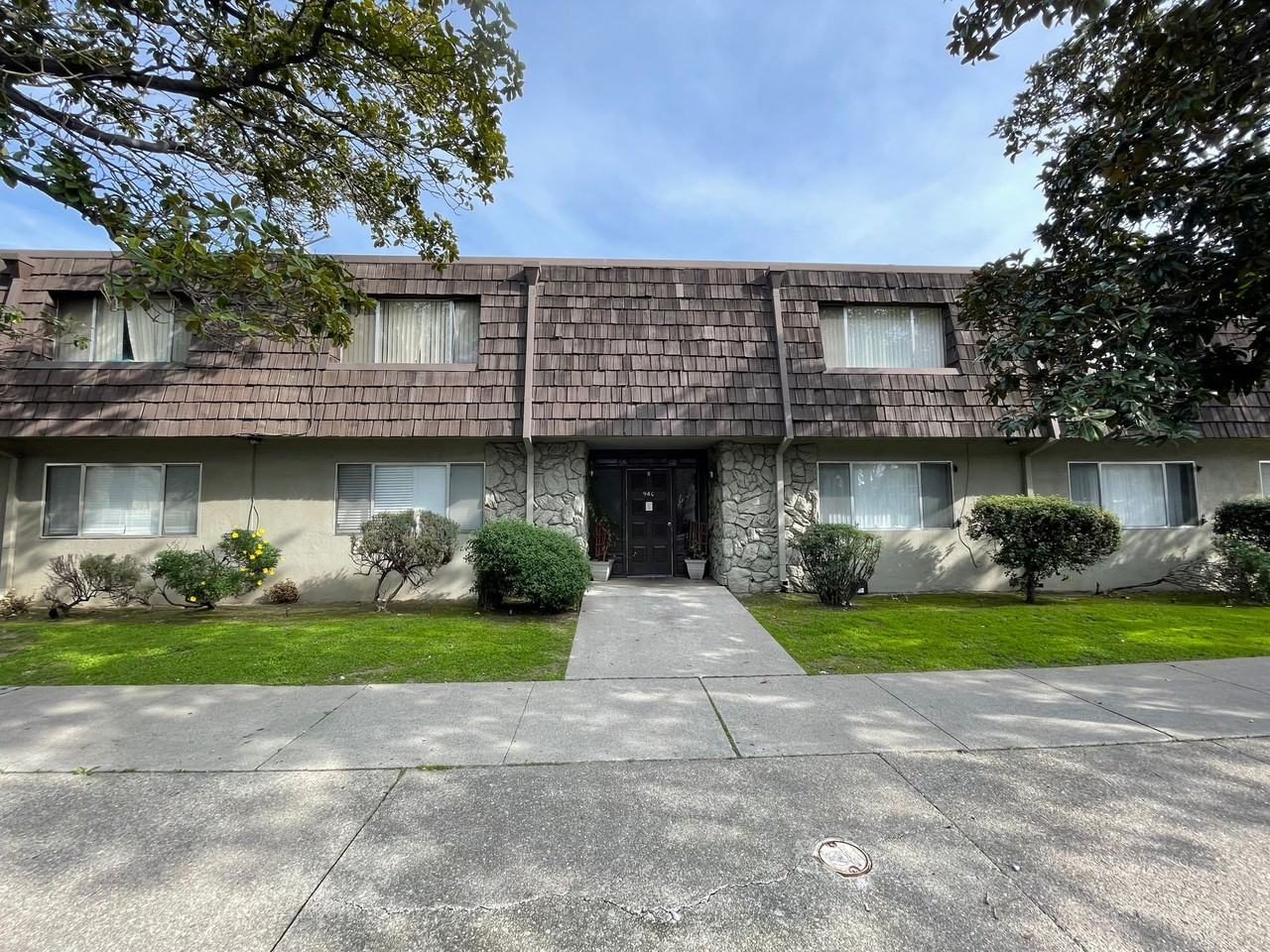 940 N San Joaquin Street - Photo 3 of 4