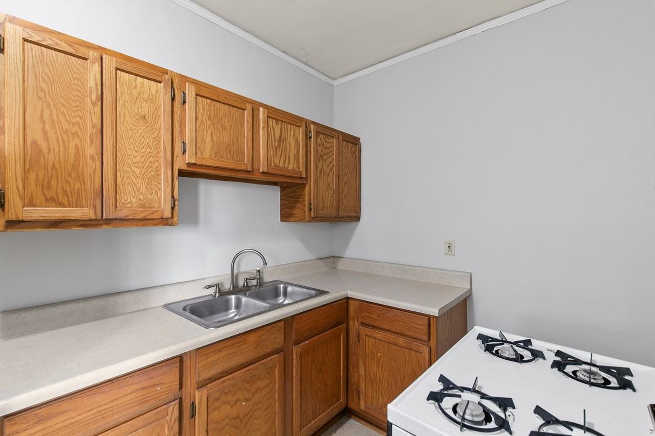 Clairmont Apartments - Photo 2 of 15