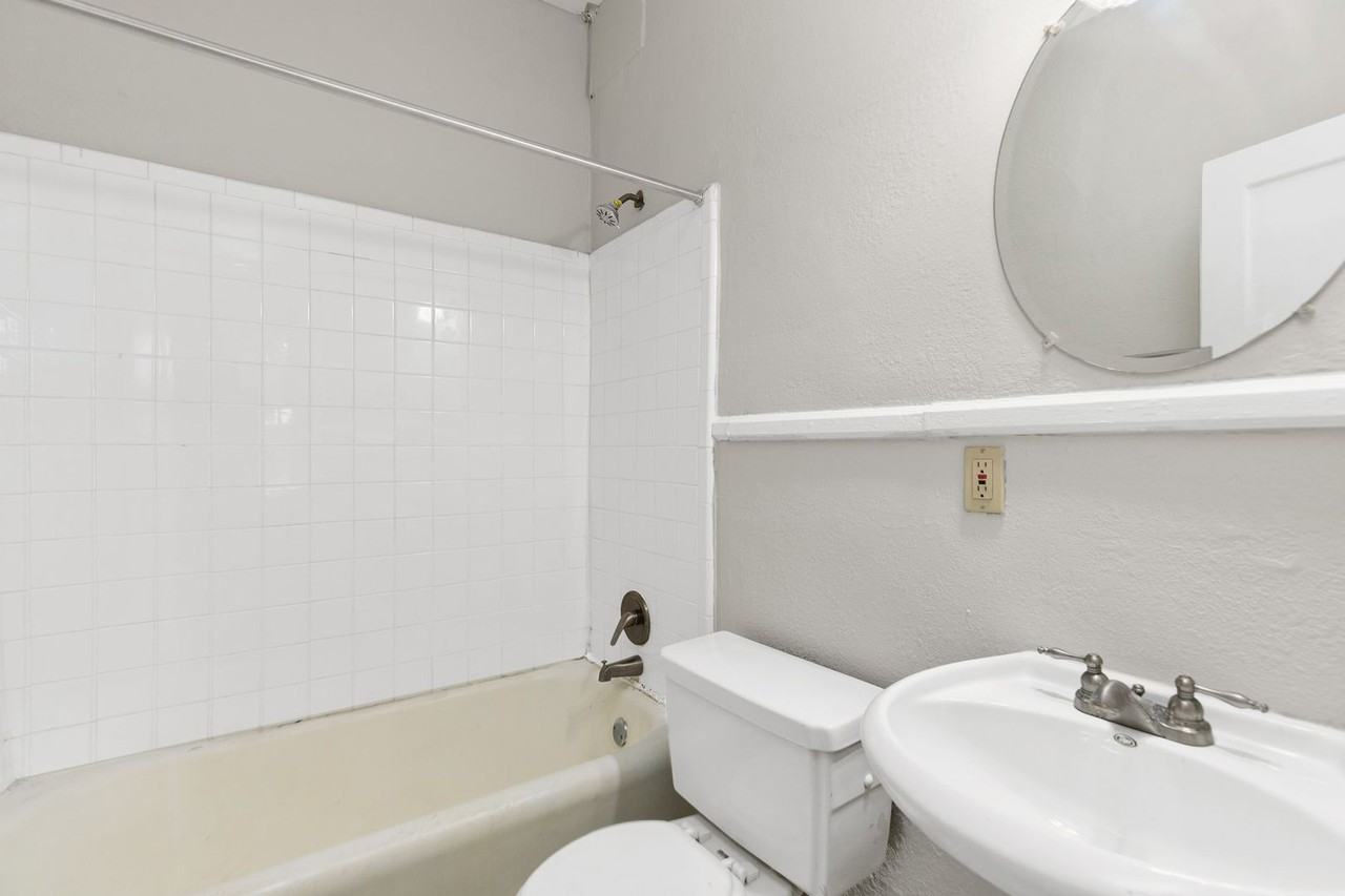 Clairmont Apartments - Photo 3 of 15