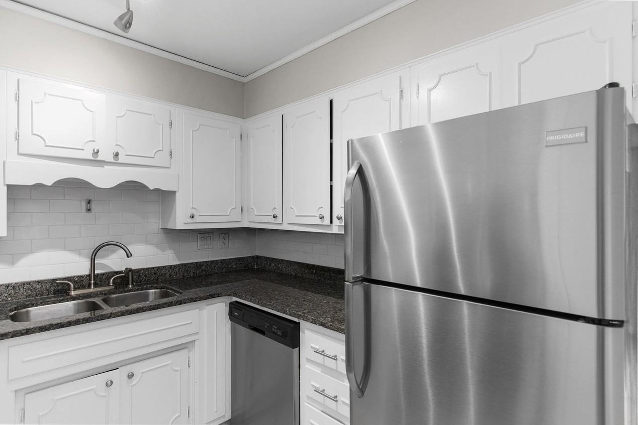 Donegal Place - Photo 2 of 16