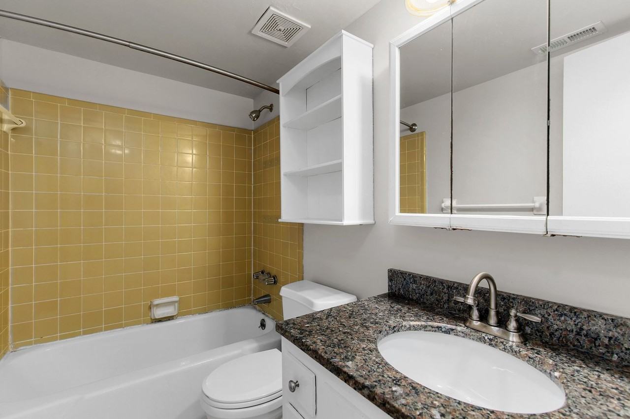 Donegal Place - Photo 3 of 16