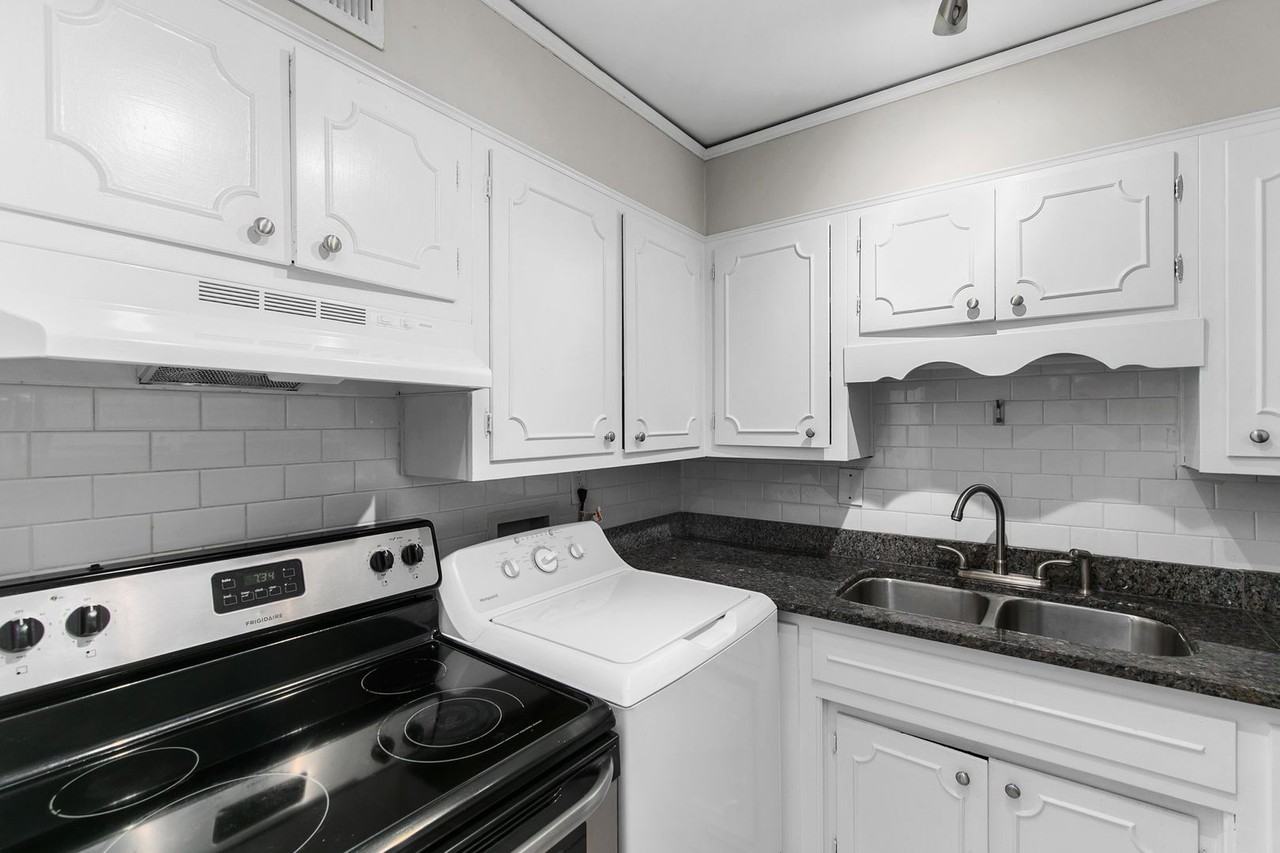 Donegal Place - Photo 6 of 16