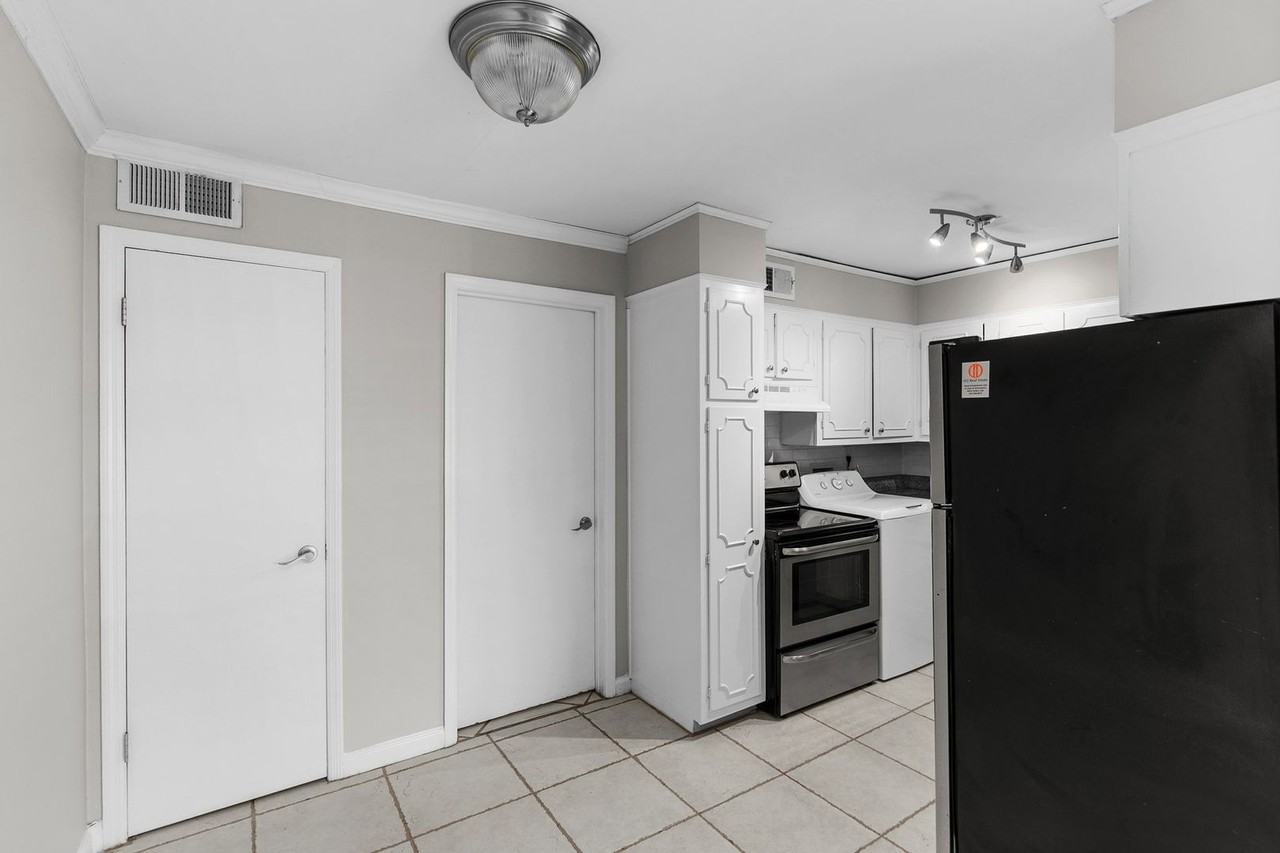 Donegal Place - Photo 7 of 16