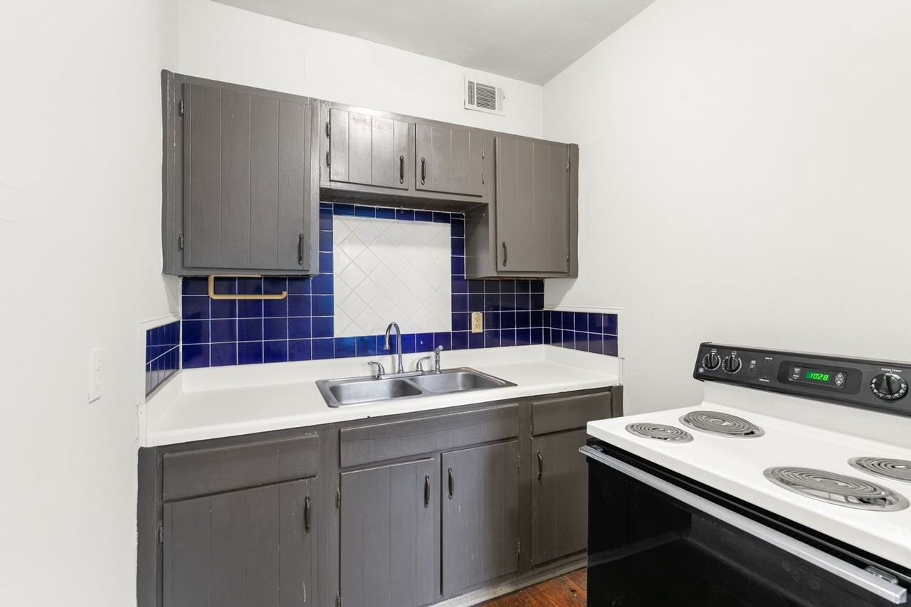 Grandview - Photo 2 of 23