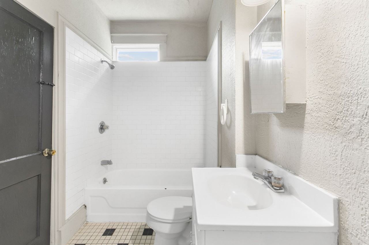 Grandview - Photo 4 of 23