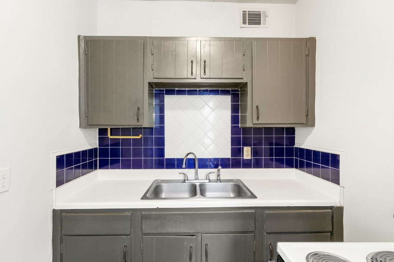 Grandview - Photo 7 of 23