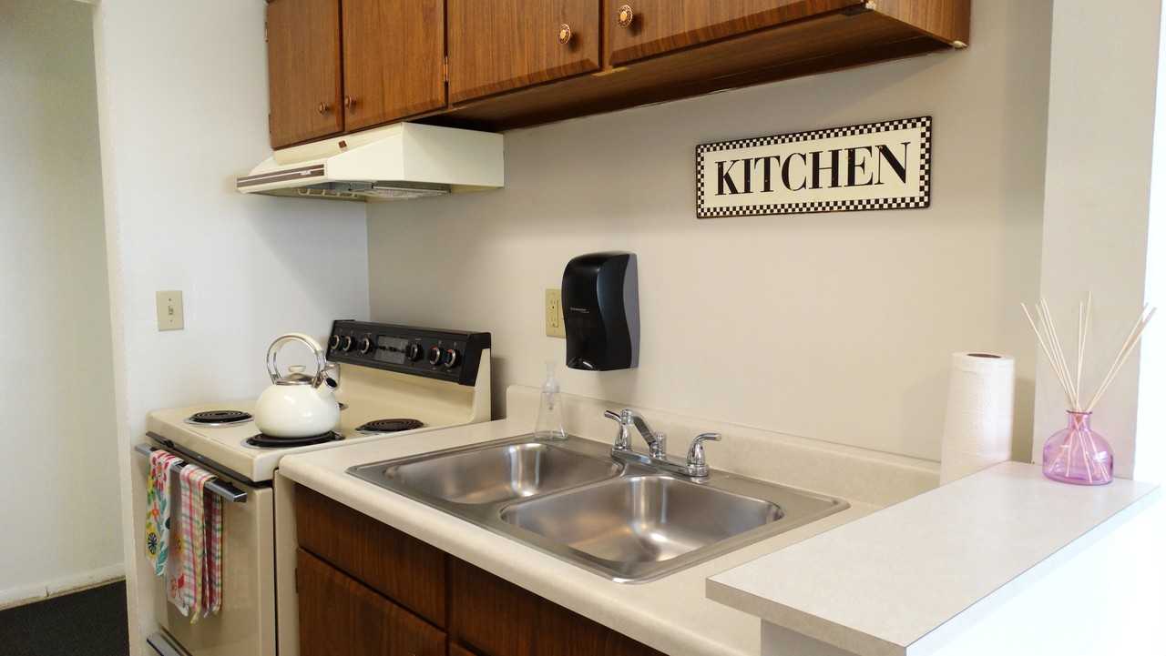 2046 9th St - Photo 2 of 25