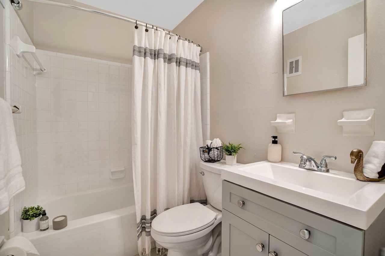 The Fairview Apartments | 1–2 Months Free on 1 & 2 Bedroom Apartments - Photo 3 of 15