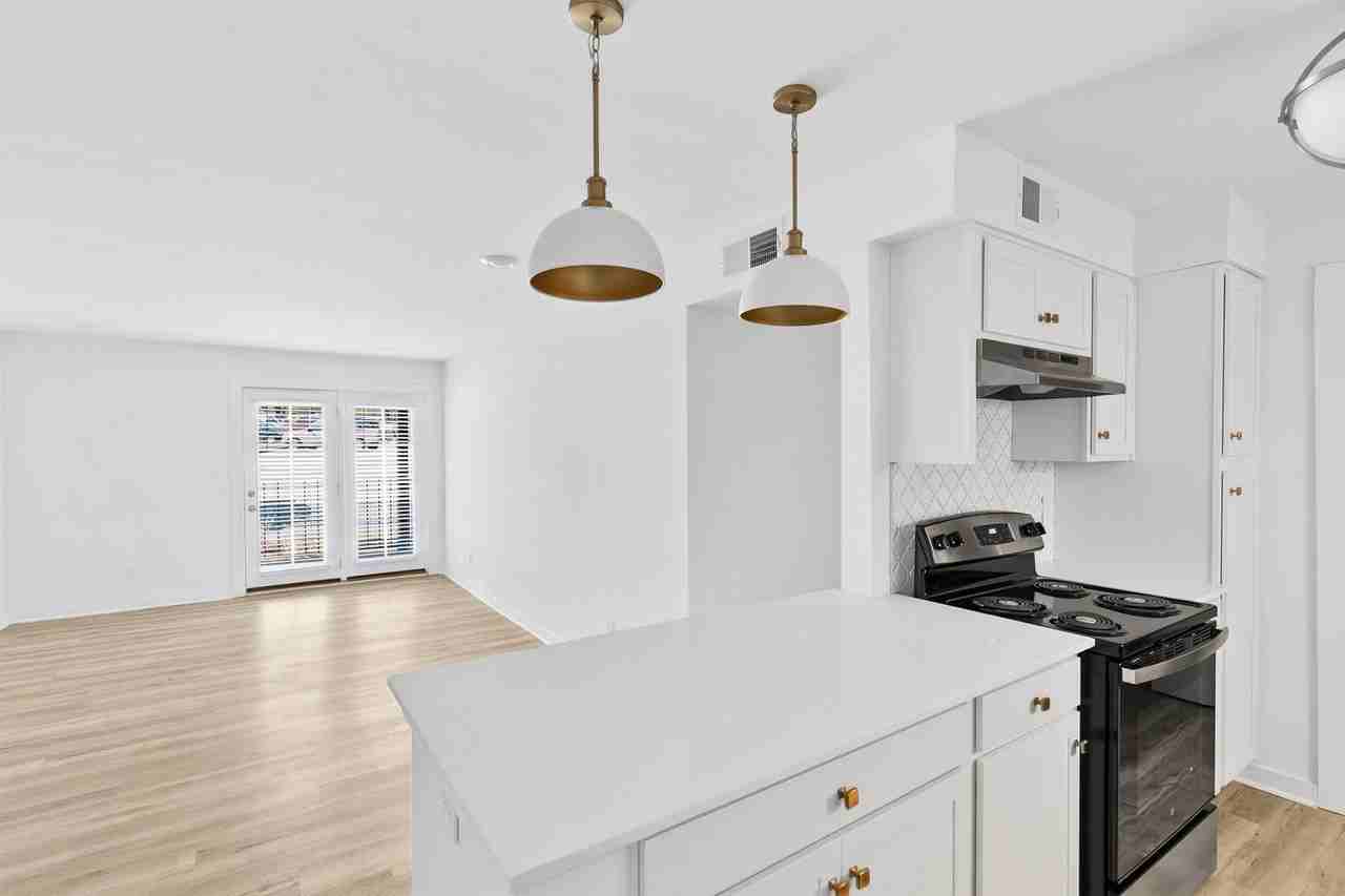 Green Valley - Photo 7 of 44