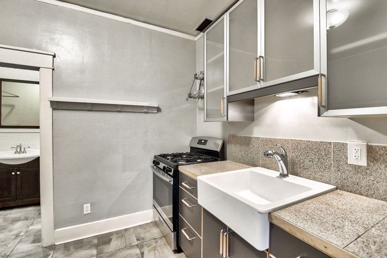 Celtic Arms | Modern Studio Apartments in Bankers Hill San Diego | Near Balboa Park & Downtown - Photo 2 of 14