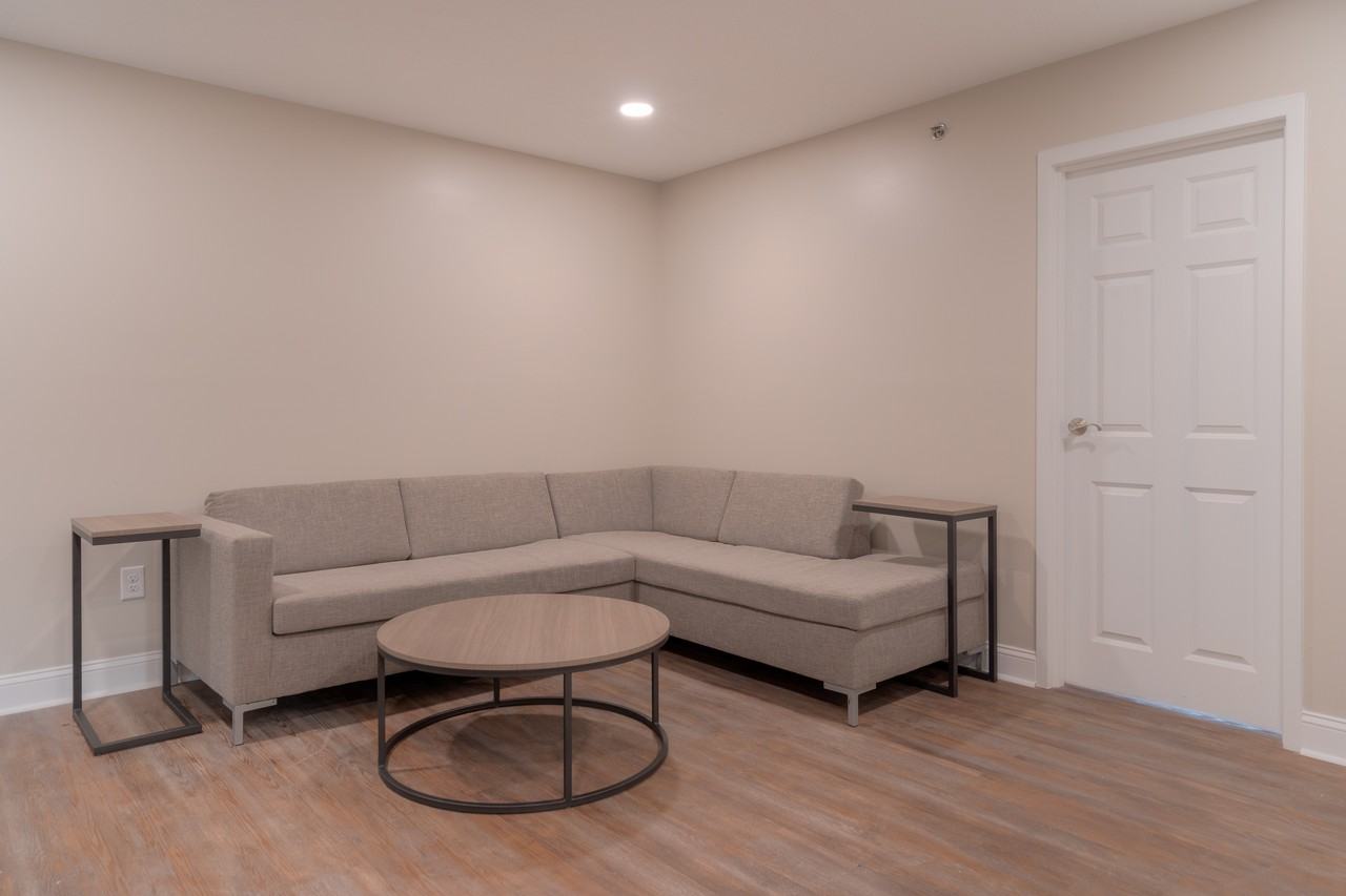 Oak Tree Professional Park - Photo 2 of 28