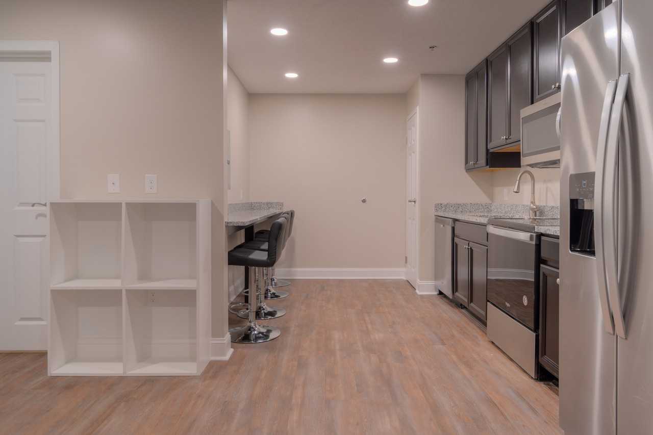 Oak Tree Professional Park - Photo 4 of 28