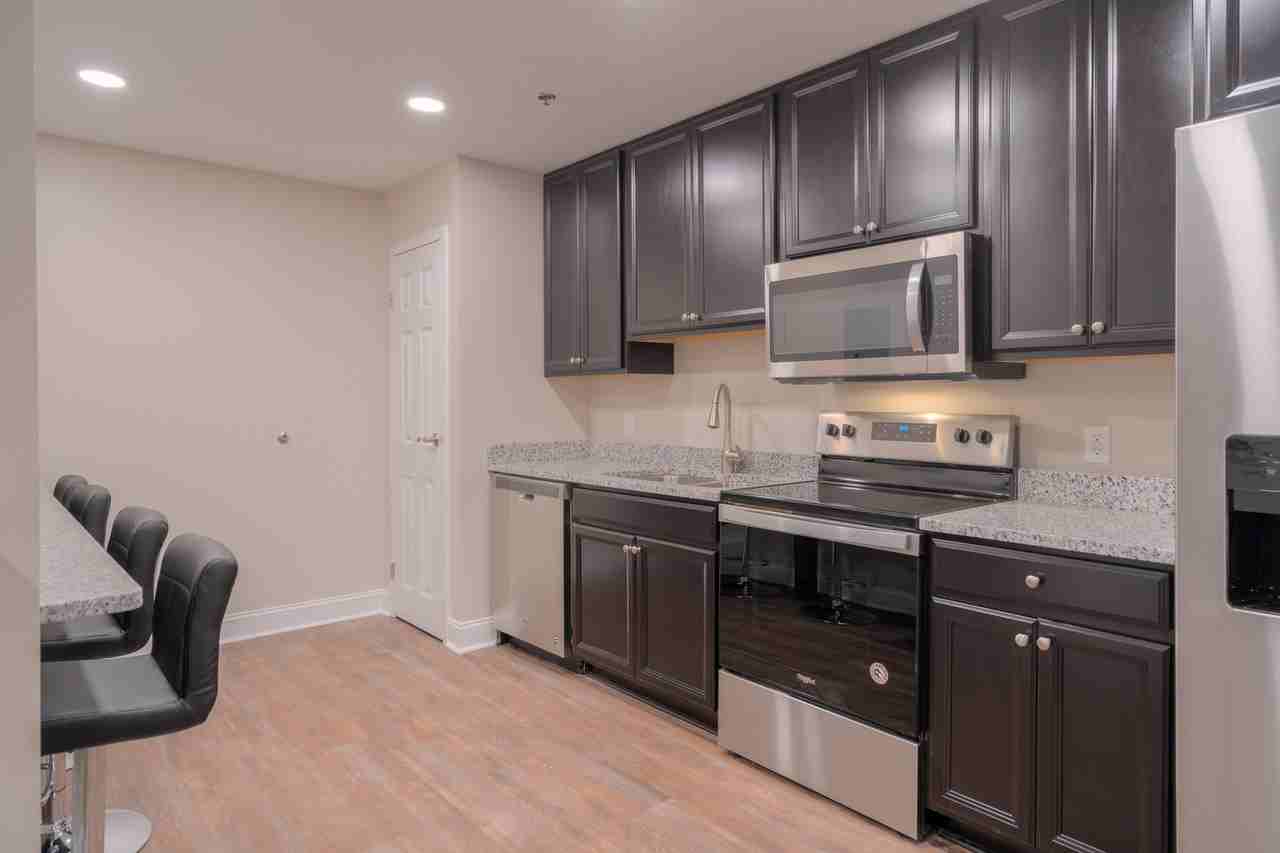 Oak Tree Professional Park - Photo 5 of 28