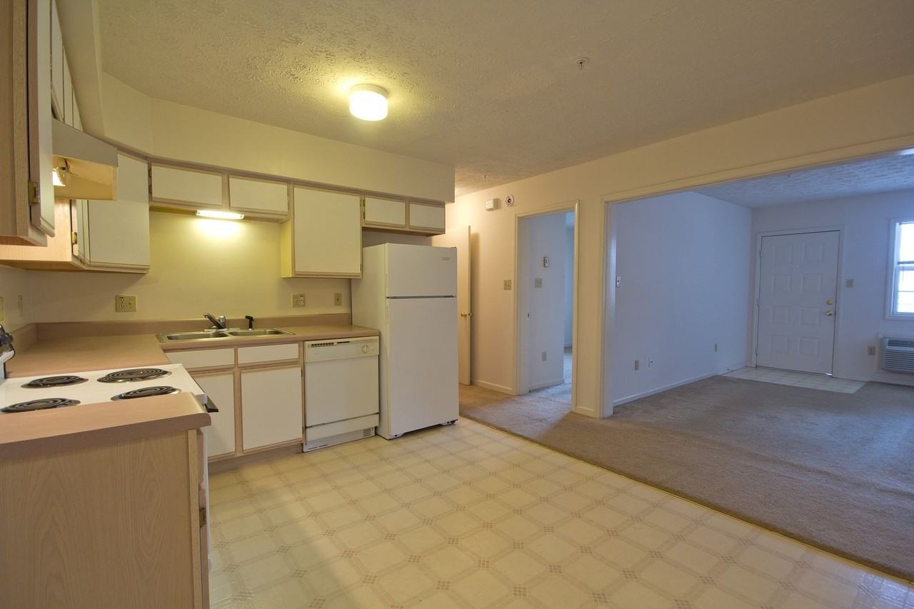 Pointe West Commons - Photo 2 of 7