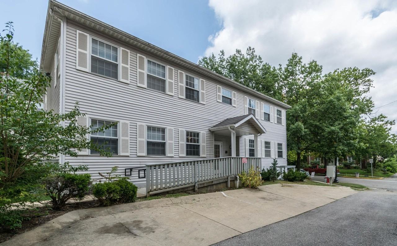 313 N Lincoln - Photo 2 of 27