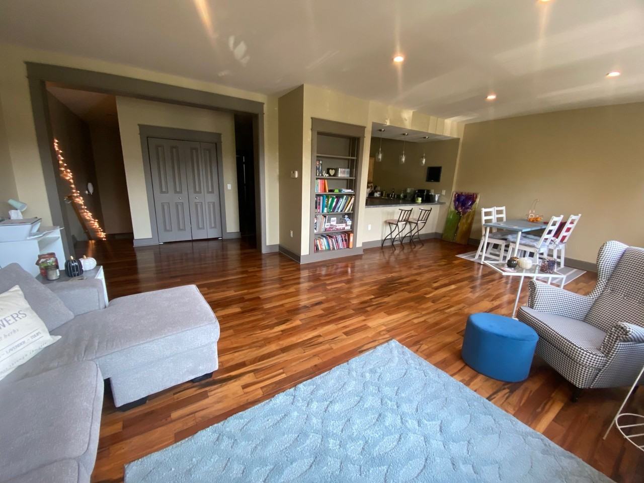 581 Hillside Dr - Photo 4 of 14