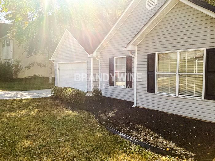 150 Wynfield Dr - Photo 3 of 20