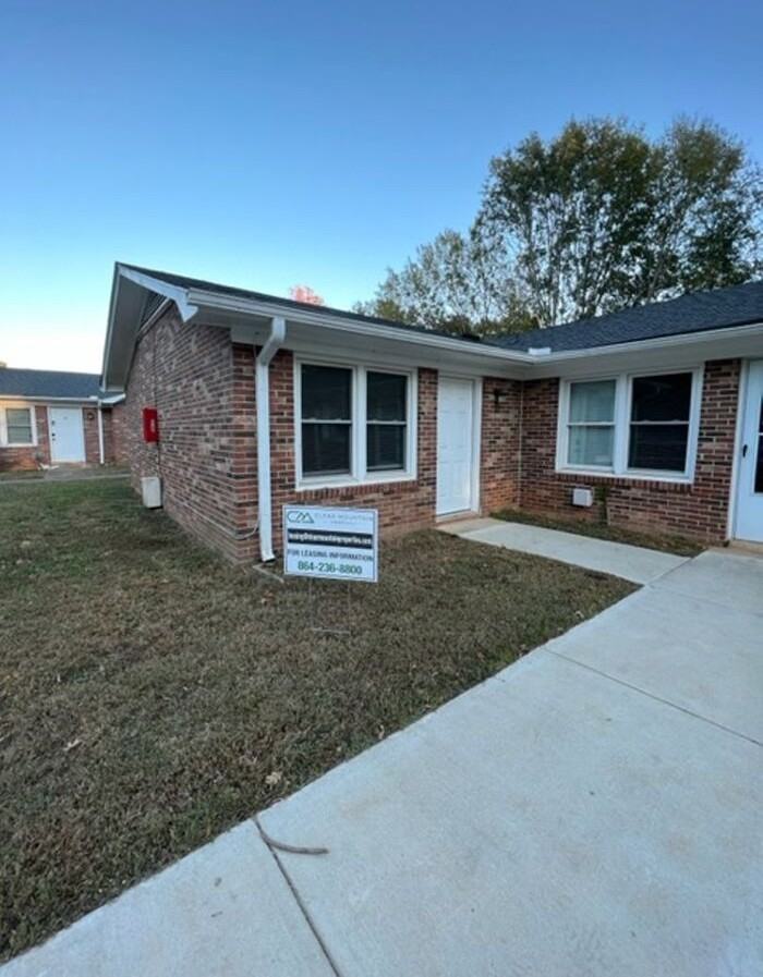 300 Brook Glenn Rd #11