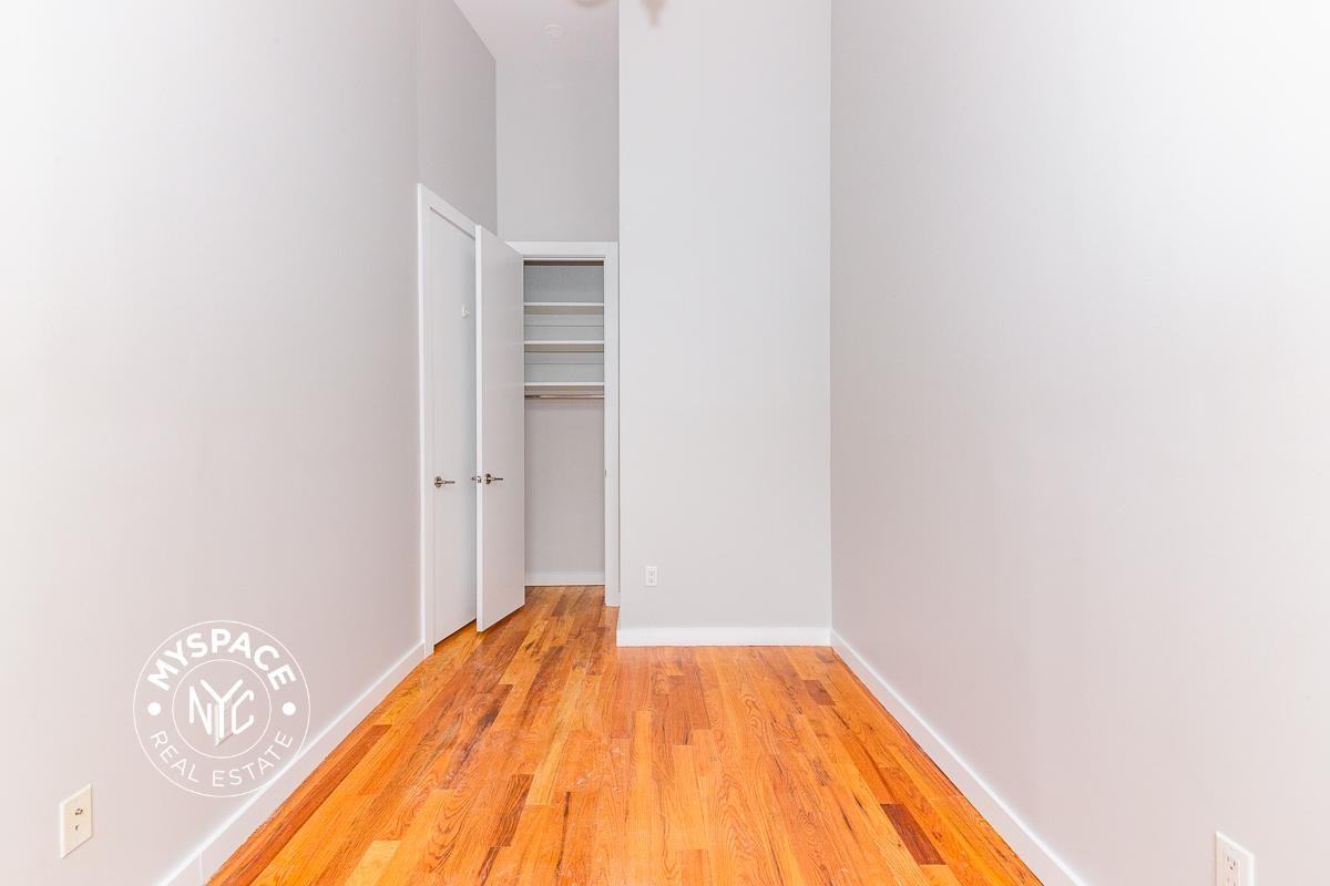 330 Harman St #3L - Photo 4 of 11