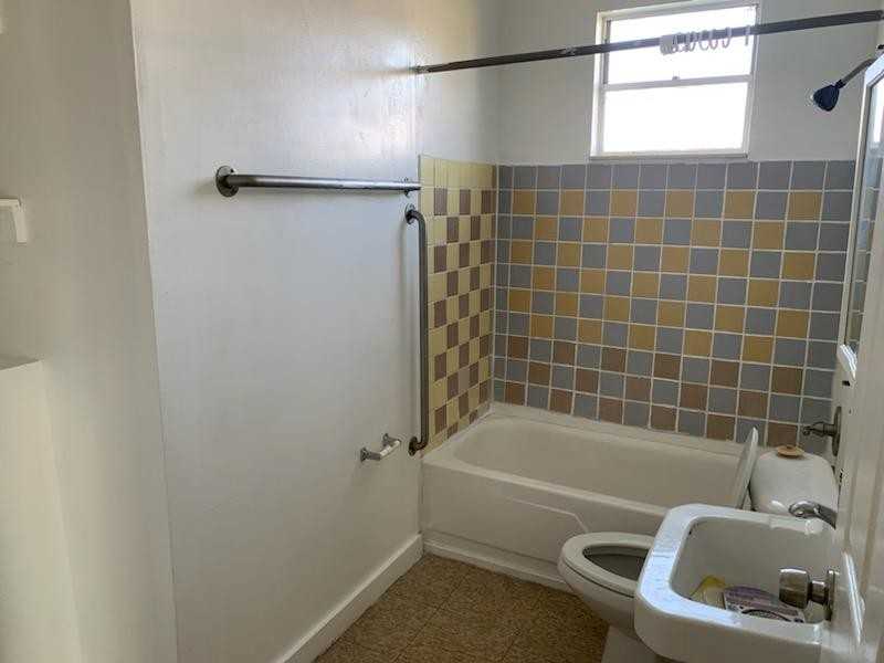 4422 N Clark Ave #NA - Photo 2 of 5