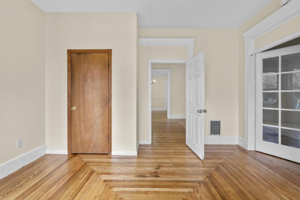 167 Norton St 1st Fl #1 - Photo 3 of 40