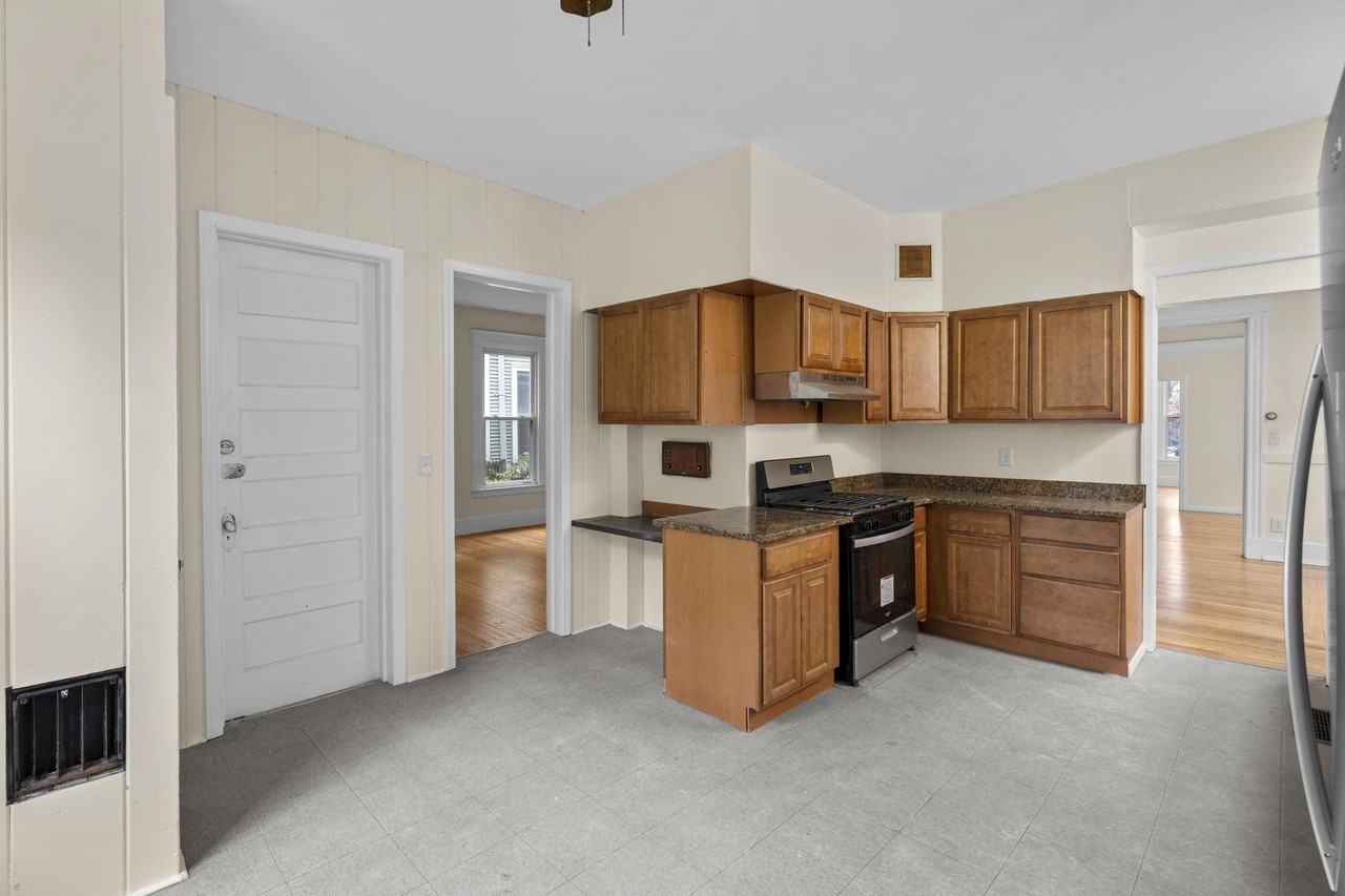 167 Norton St 1st Fl #1 - Photo 2 of 40