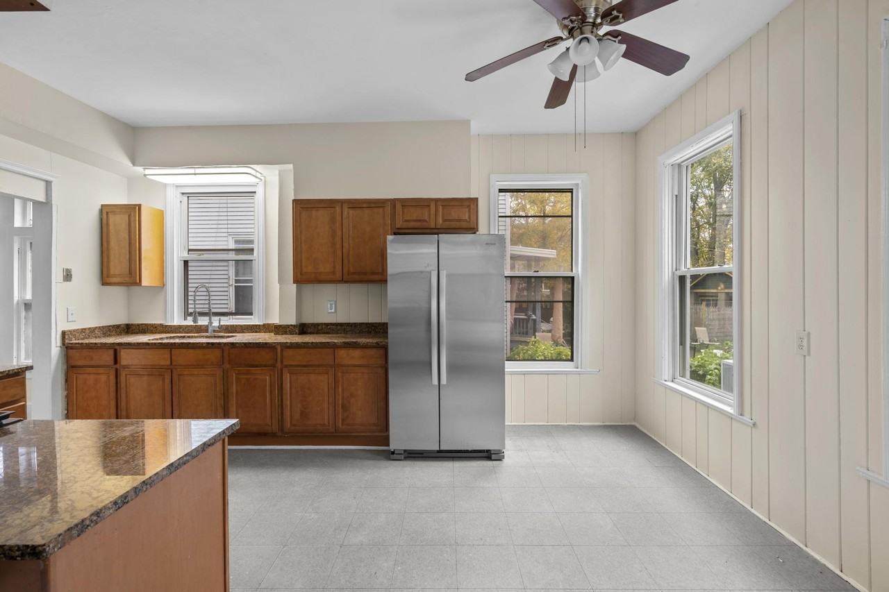 167 Norton St 1st Fl #1 - Photo 5 of 40