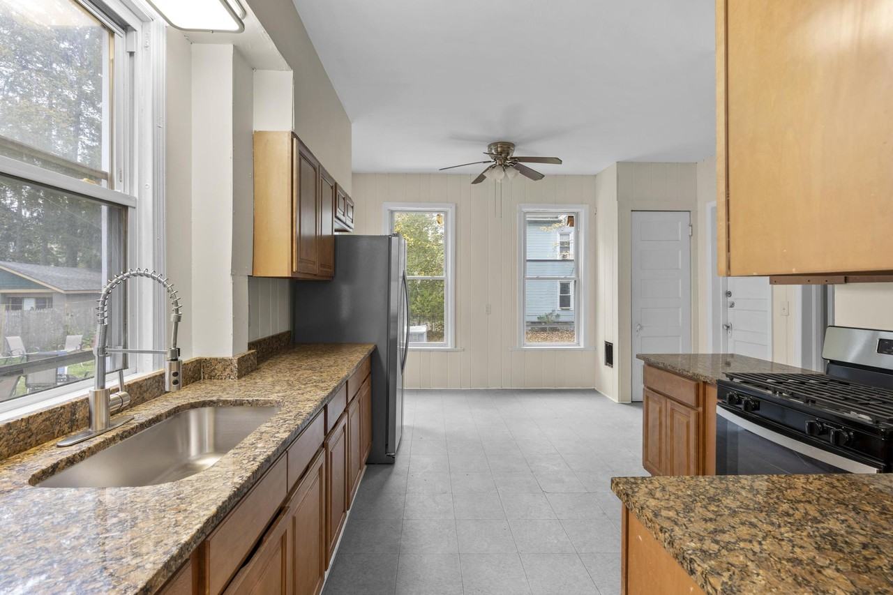 167 Norton St 1st Fl #1 - Photo 3 of 40