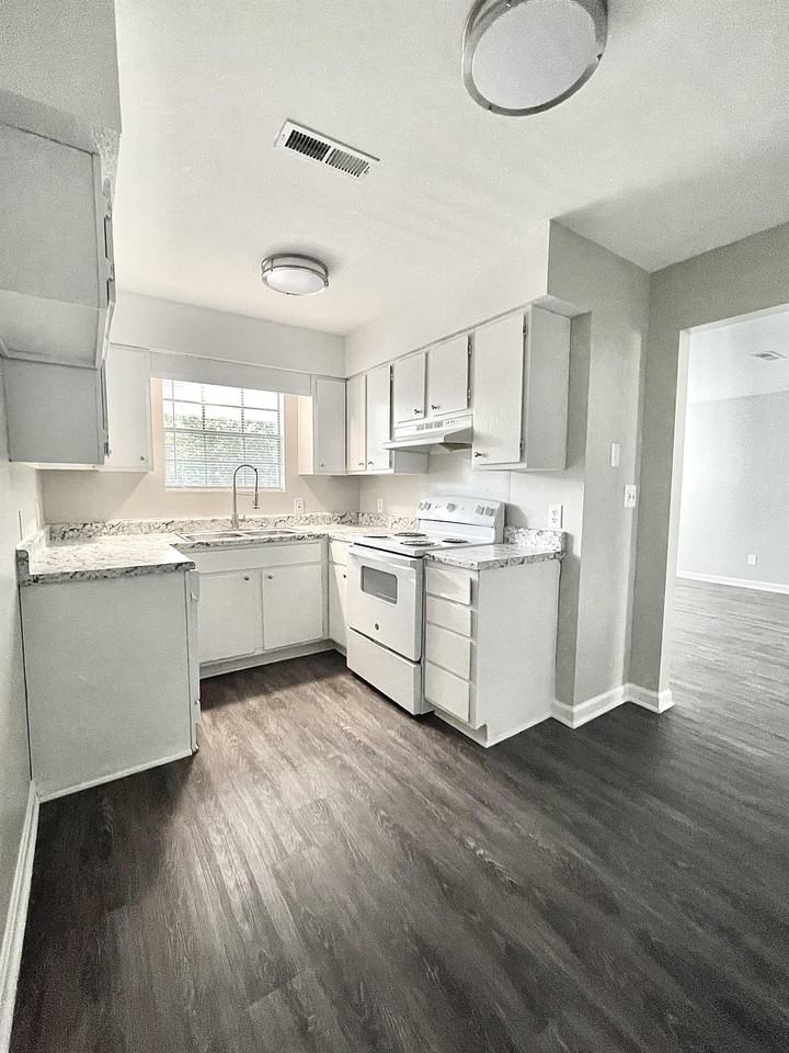 93 Jones Ave #093 - Photo 3 of 14