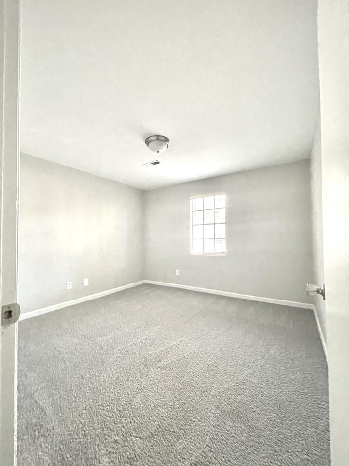 93 Jones Ave #093 - Photo 7 of 14