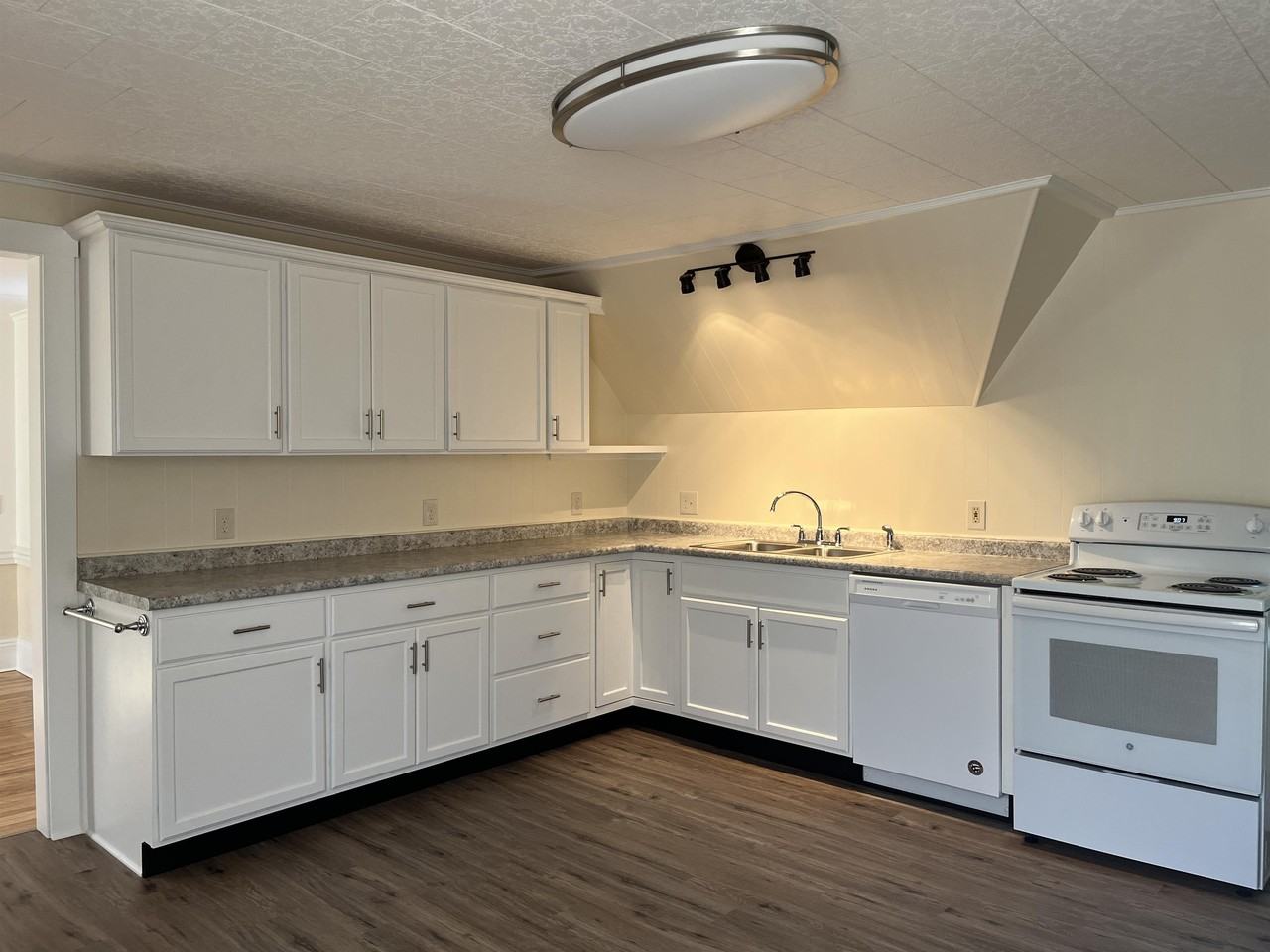 9 Brook St #2