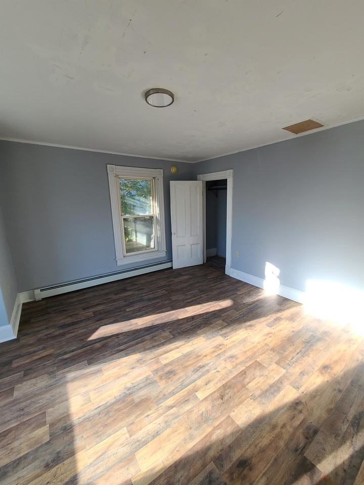12 Autumn St #2 - Photo 5 of 7