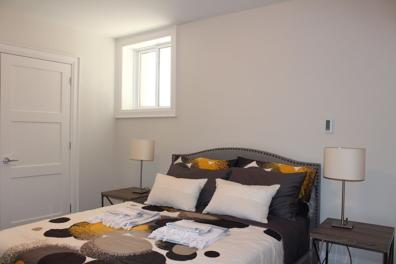 Sunnydale Dr & Prince Edward Dr S - Photo 7 of 19