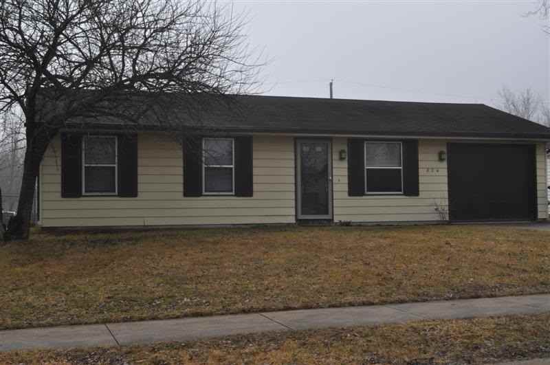 824 Larch Ln - Photo 2 of 12