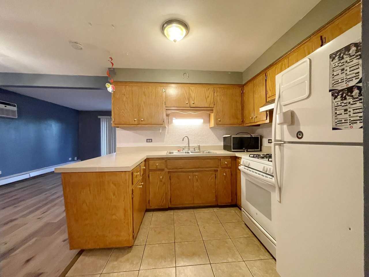 5717 South Kenton Avenue #3S - Photo 3 of 8