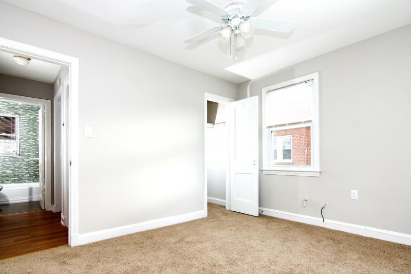 8409 Potomac Ave - Photo 7 of 18