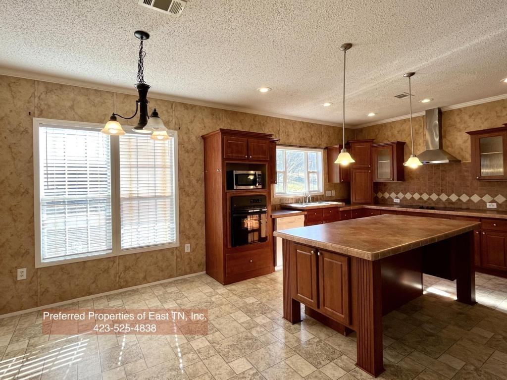 755 Shipley Rd - Photo 3 of 18