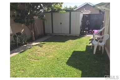 527 S Van Ness Ave - Photo 3 of 10