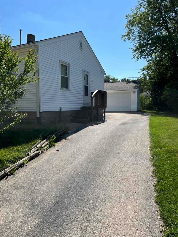 302 S East St - Photo 2 of 7