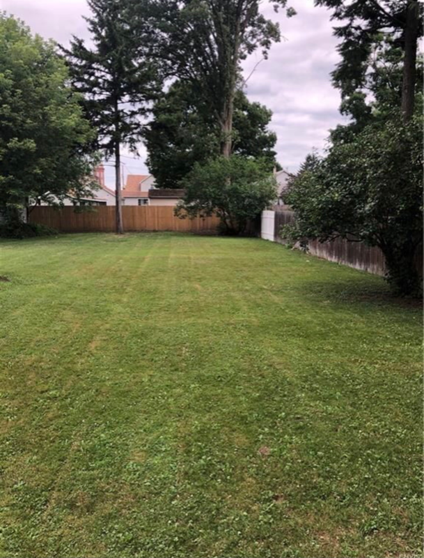 12 Greenman Ave - Photo 3 of 23